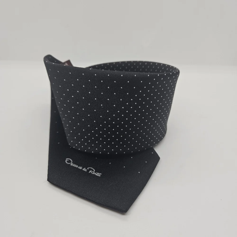 Oscar de la Renta black tie with tiny white dots 58.5 in long 3.25 in wide